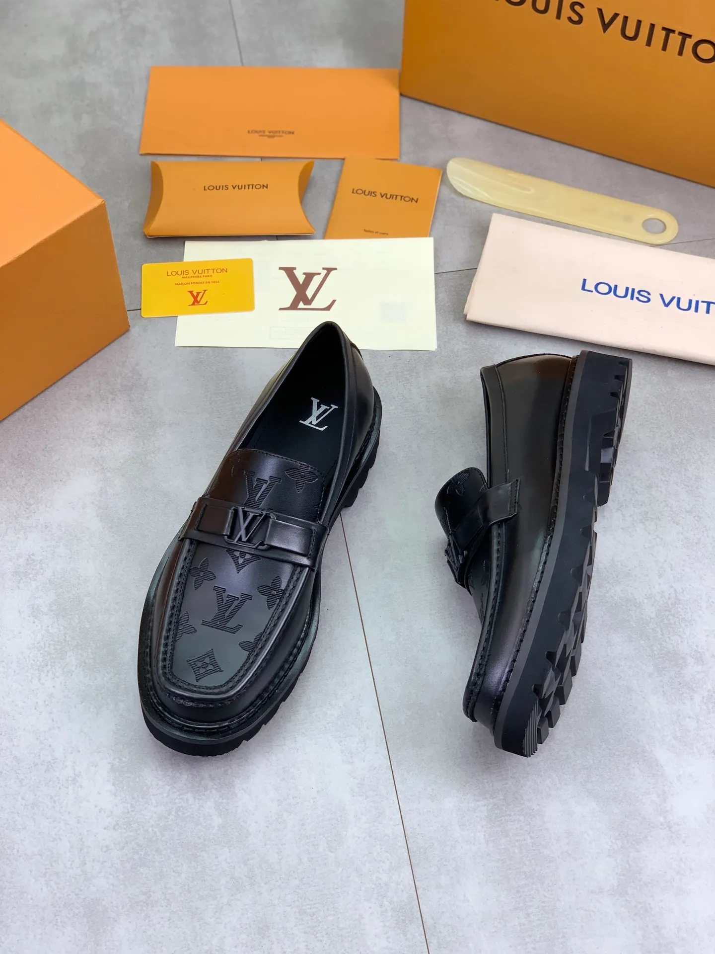Factory price P820 💎💎💎LOUIS VUITTON [Louis Vuitton] - LV men's business casual leather shoes, luxurious and noble 👞All imported original cowhide, just to create a more comfortable wearing experience, upper: original high-end calfskin ➕Imported soft cowhide lining, original lightweight foam outsole ✔️ Color: 6️⃣colors available Size: 39-44 (38.45 46 can be customized (non-returnable)